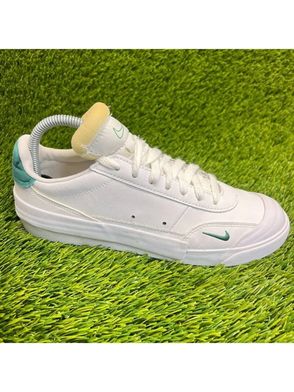 Nike Drop Type Premium Boys Size 6Y White Green Athletic Leather Shoes Sneakers